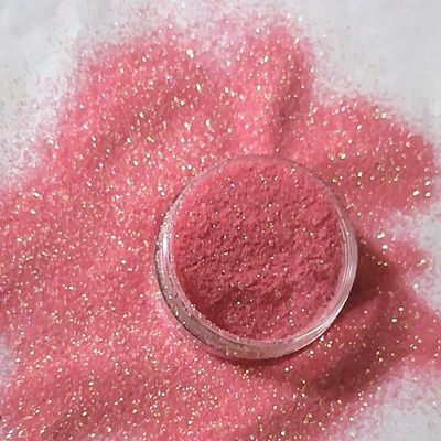 Thousand Choices Offered Retailer's Secret to Stand Out with Fluorescent Glitter Powder